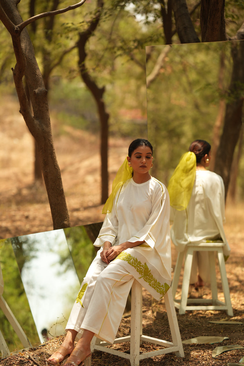 Parinde White Embroidered Short Kaftan With Pants