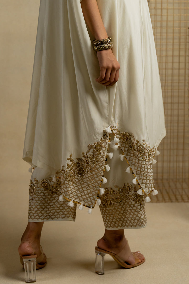 Khas Bagh Abil Embroidered Kaftan With Palazzo