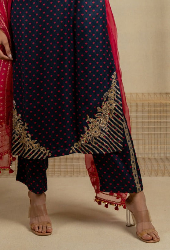 Khas Bagh Mogra Neela Kurta And Pants