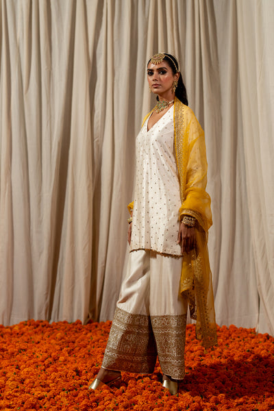 "Genda" -  Dupatta