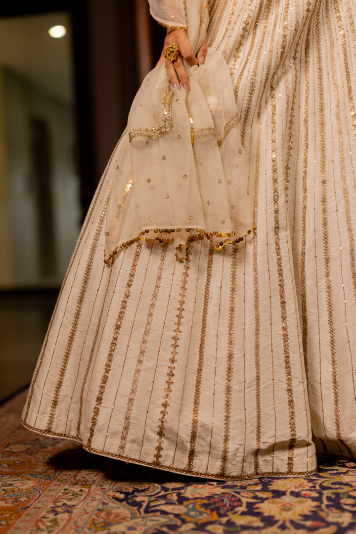 "LEHER" - OFFWHITE LEHENGA SET