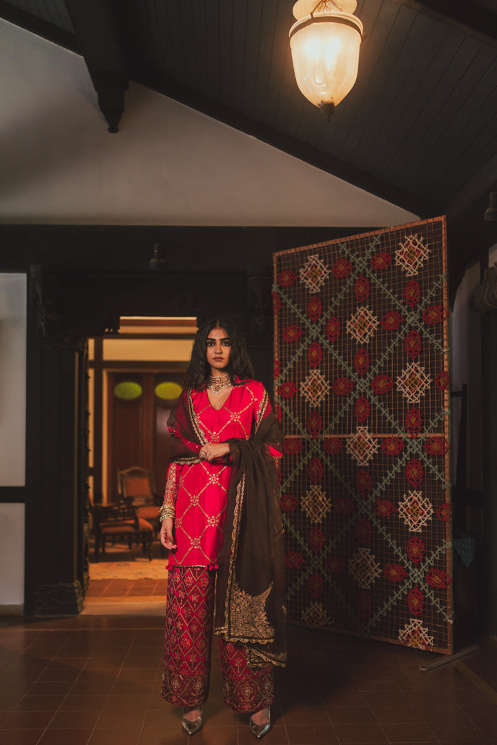 BROWN WITH PINK GUL DUPATTA – Pooja Keyur