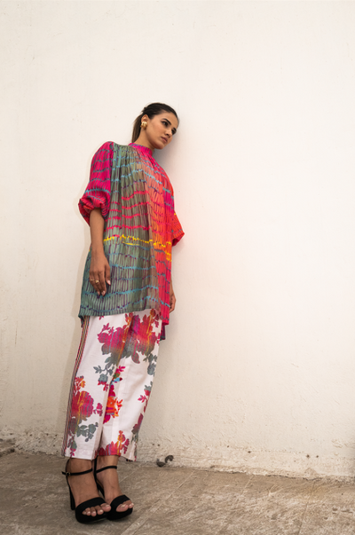 Artistic Abstraction 2.O Artistic Lines Kurta With White Gulabo Floral Pants