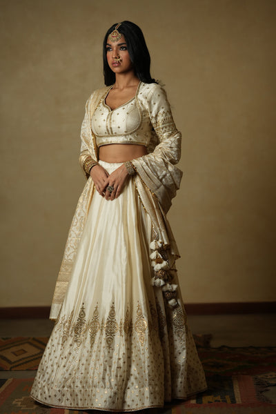 AVANTI LEHENGA SET