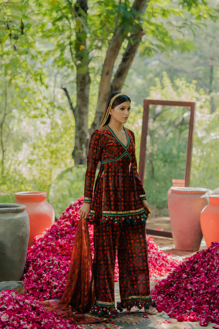 Meraki Velvet Print Short Kurta With Broad Pants