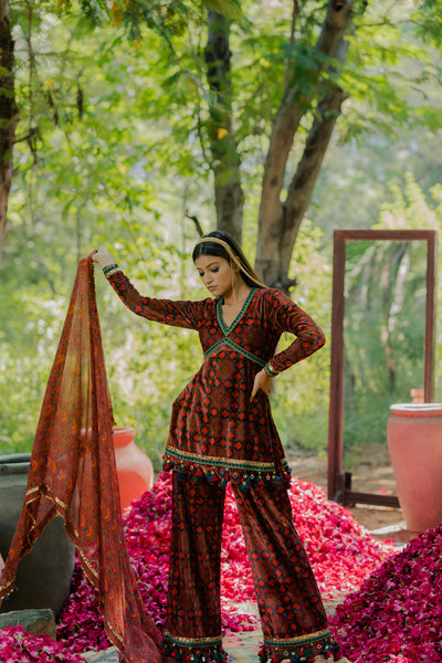 Meraki Velvet Print Short Kurta With Broad Pants